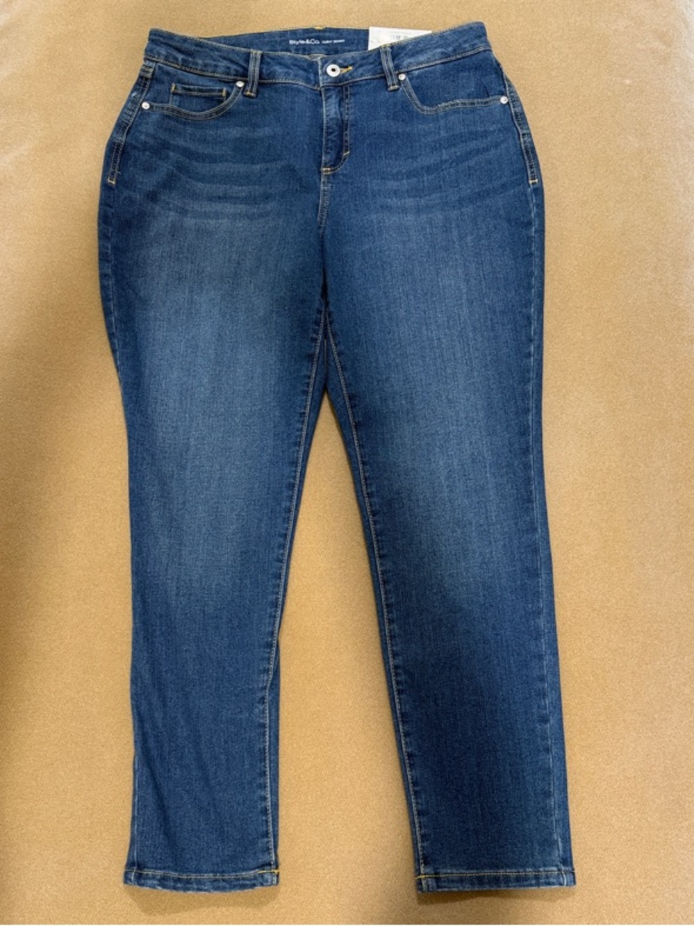 BNWT STYLE & CO. SHORT CURVY SKINNY MID-RISE SLIMMING POCKET JEANS IN SIZE 12S - Picture 12 of 16